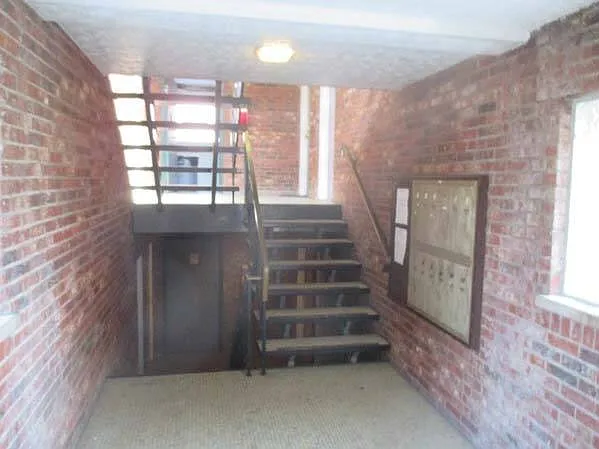 2897 Harrison Ave — Photo 15