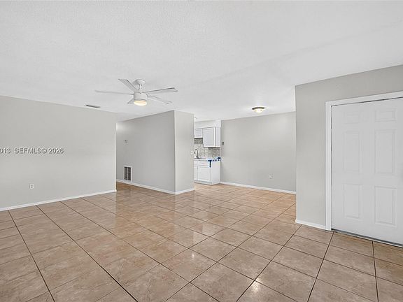 3rd image of 935 SW 16th St #2