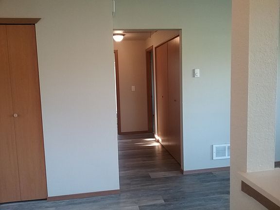 2nd image of 815 Hamelin Ln SE
