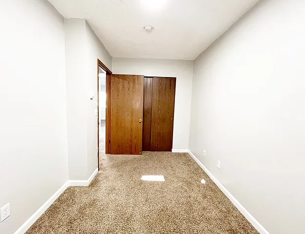 637 Pleasant Ave — Photo 20