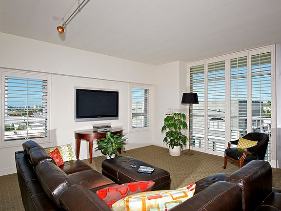 3rd image of 3812 Park Blvd Unit 610