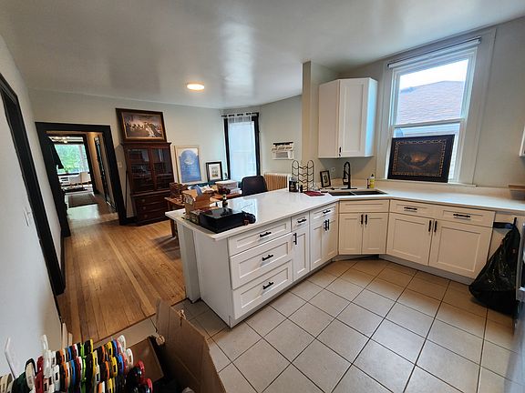 3rd image of 6106 N Washtenaw Ave #2