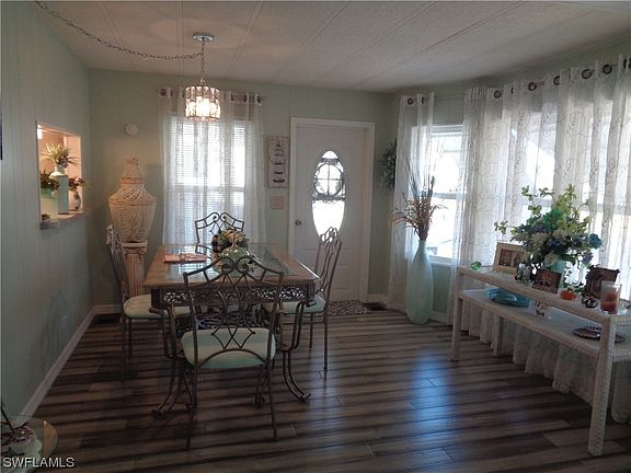 3rd image of 2988 Longview Ln