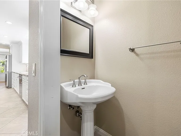 9141 Wheatland Ave — Photo 16