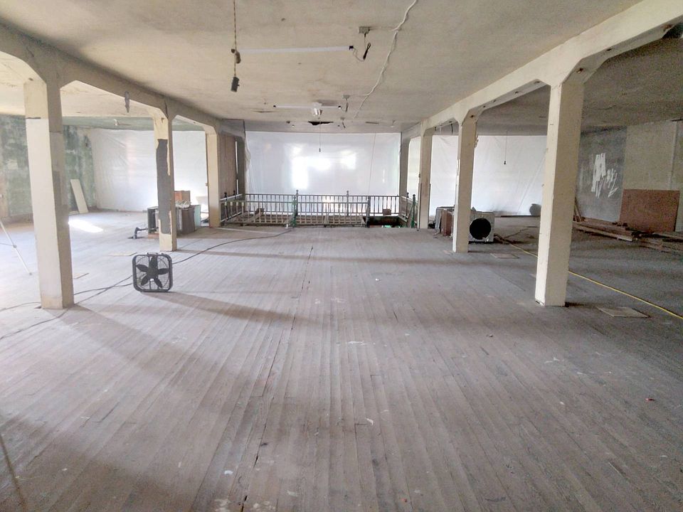 98 Mulberry St, Cisne, IL 62823 Zillow