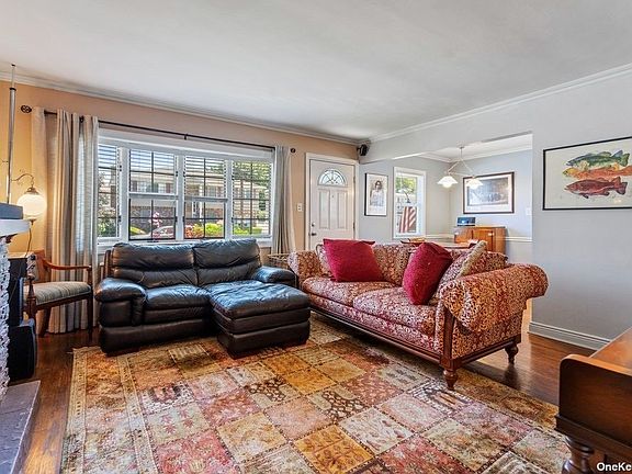 3rd image of 261 Seidman Pl
