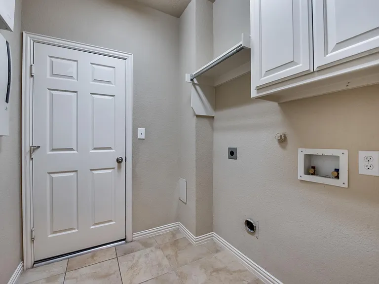 6072 Wallis Dr — Photo 26