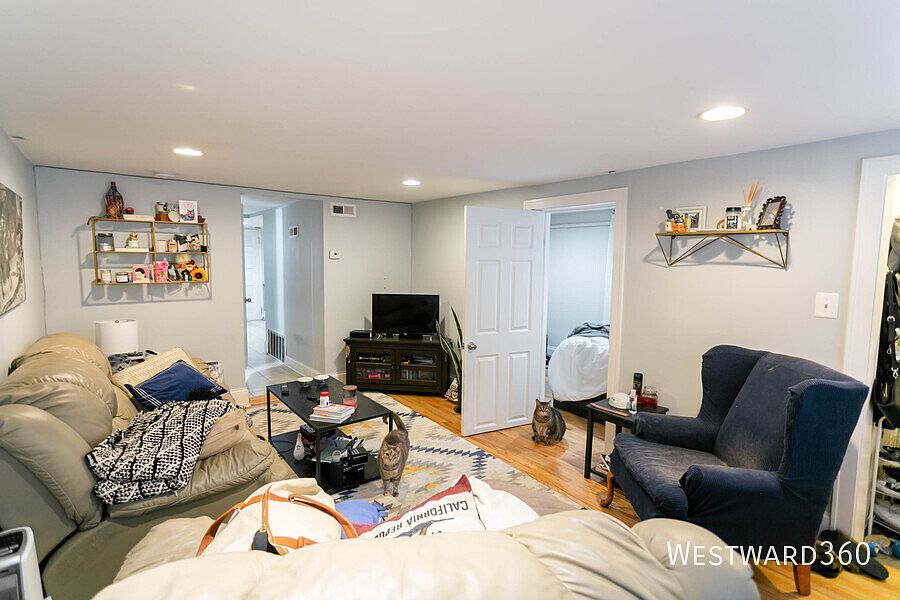 1st image of 2618 N Wayne Ave #G