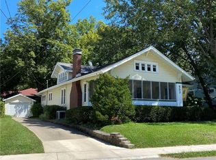 853 10th St, Charleston, IL 61920