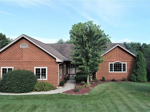 3rd image of 5636 Woodcrest Dr