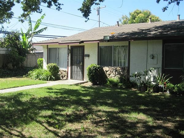 2nd image of 396 Los Arboles St