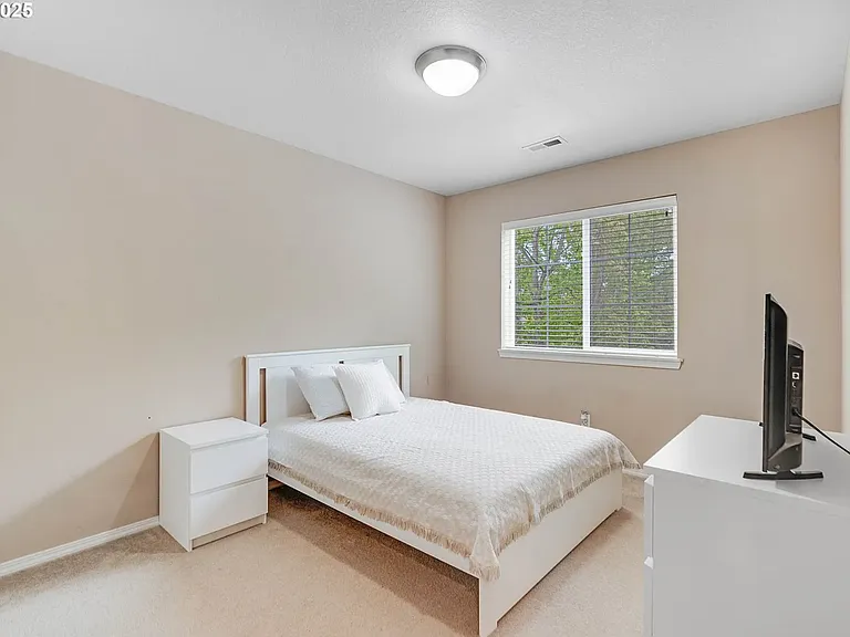 1138 SE Bianca St — Photo 17