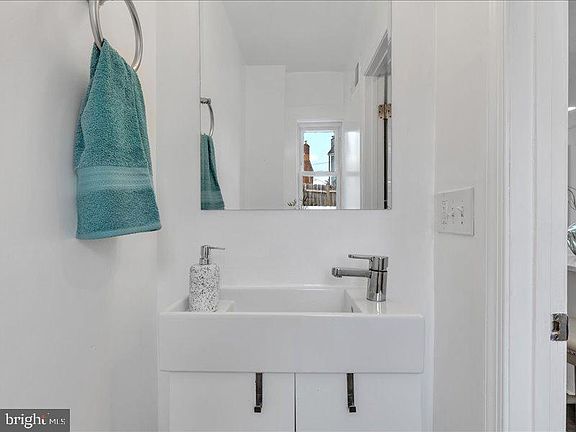3rd image of 4346 G St SE