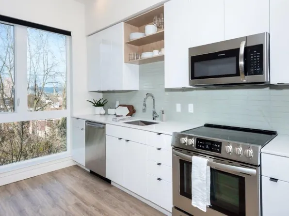 East of Eleven, 310 SE 12th Ave, Portland, OR 97214