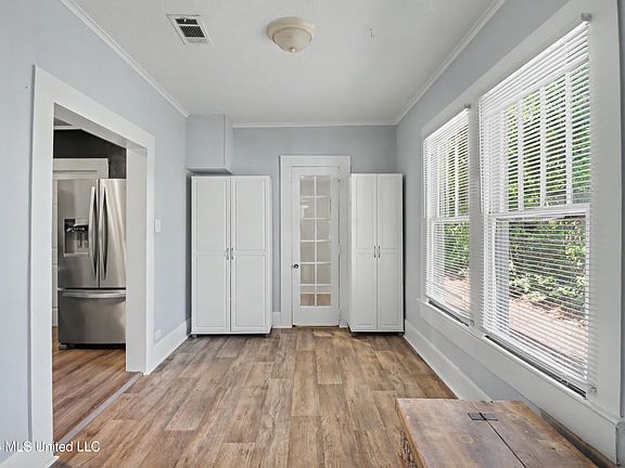 4th image of 4214 9th St