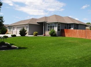 98916 E Kase Blvd, Kennewick, WA 99338