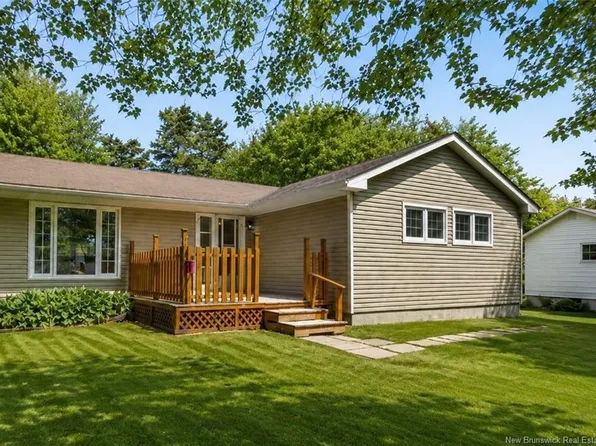 21 Pleasant St, Sackville, NB E4L 4E7
