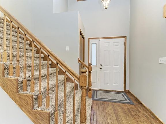 5th image of 313 Vista Ct Unit E
