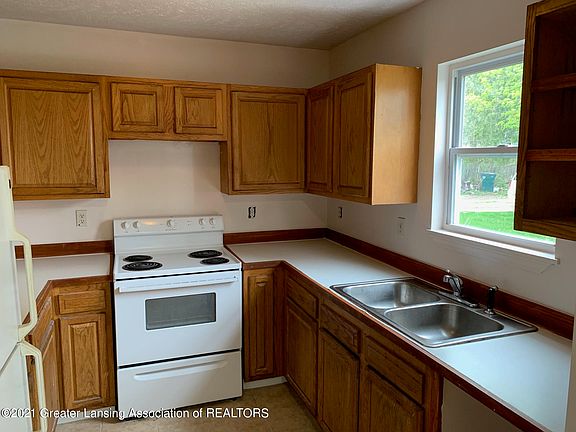 3rd image of 1132 W Michigan Ave