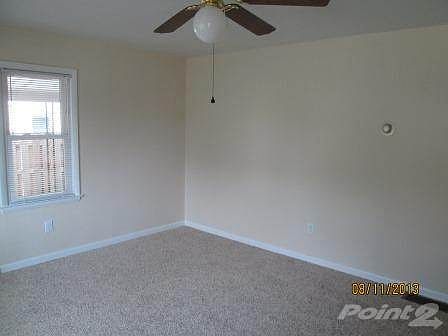 3rd image of 100 Leesway Ct