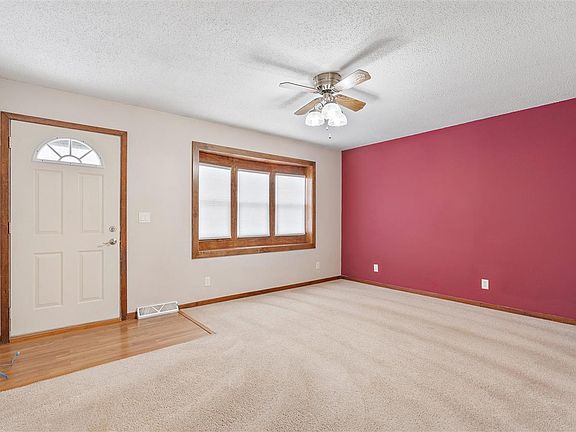 3rd image of 15 E Zeller St