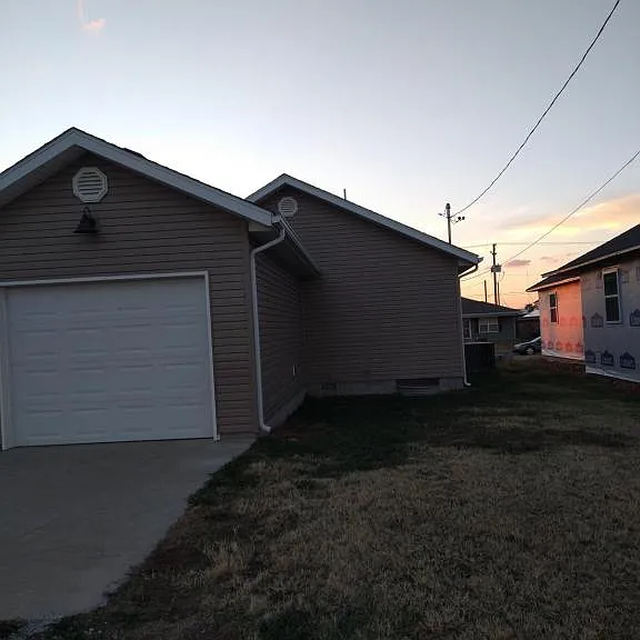 2223 Virginia Ave — Photo 6