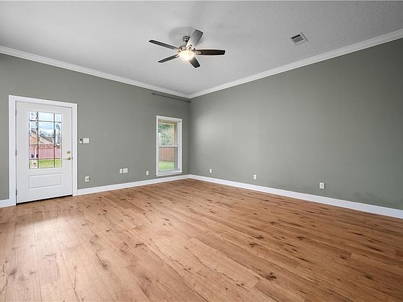 5th image of 128 Robertson Rd