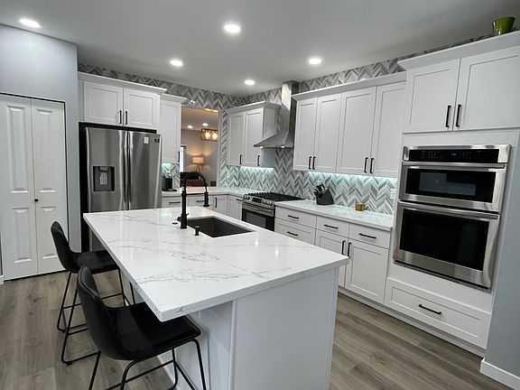 4th image of 1415 59th St SE