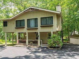 315 Maple Ridge Dr, Lords Valley, PA 18428
