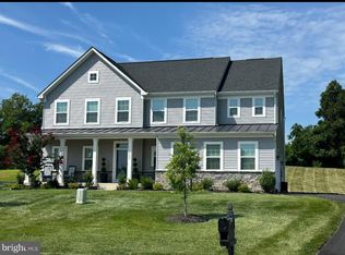 6589 Bob White Dr, Warrenton, VA 20187