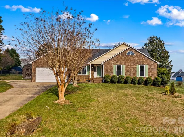 158 Rumple Hill Dr, Statesville, NC 28677