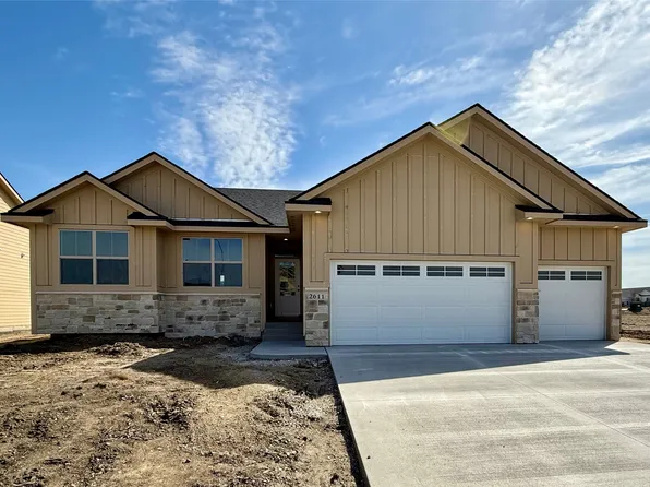 2611 NW Fairfield Dr, Ankeny, IA 50023