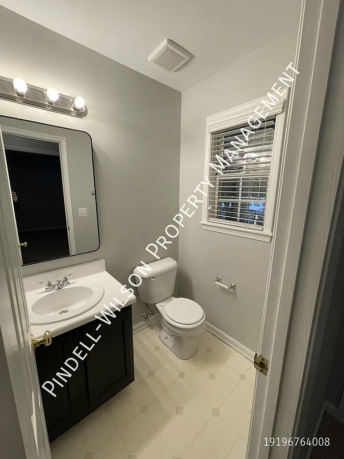 Building Photo - 207 Highgate Cir