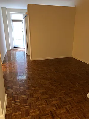 Rented by R New York | media 32