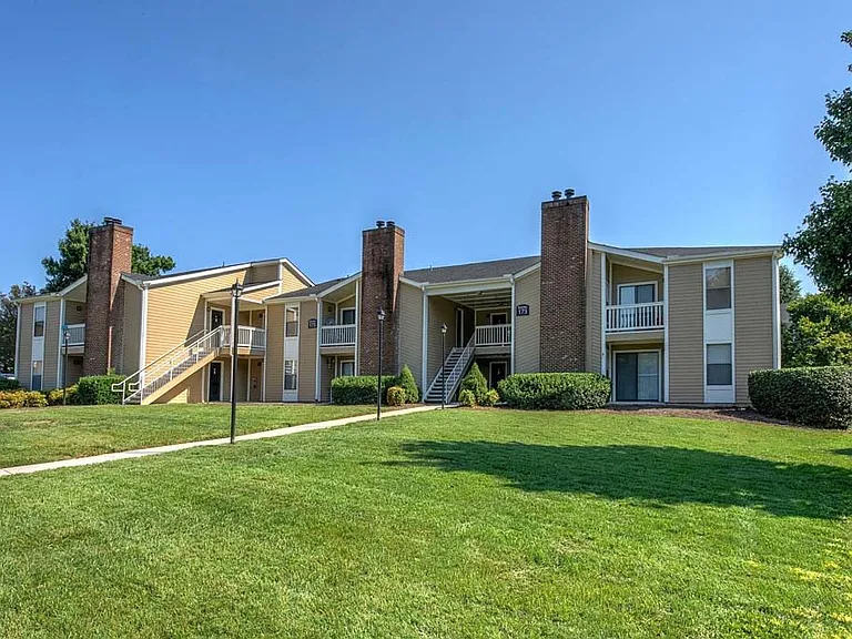 Fox Hollow Apartment Homes — Photo 21