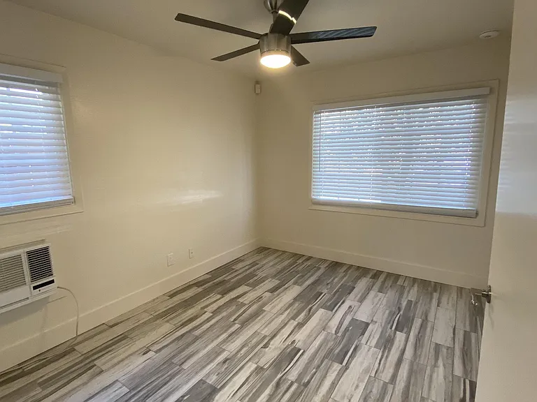 2316 E St #1 — Photo 4