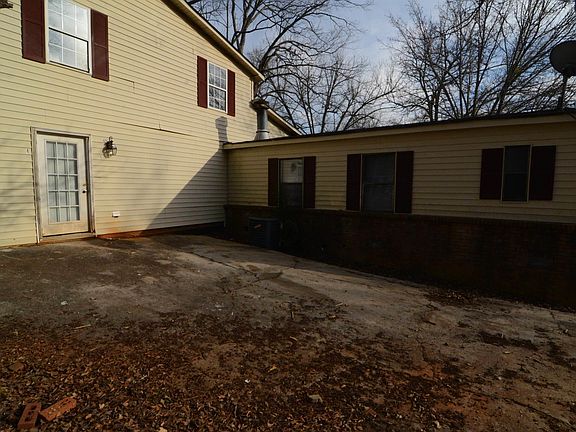 2nd image of 423 Palmer St