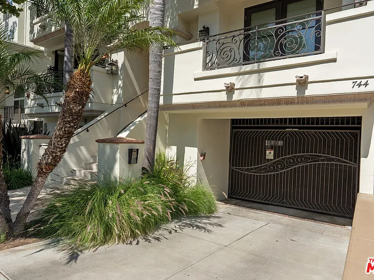 744 N Alfred St #104 — Photo 42