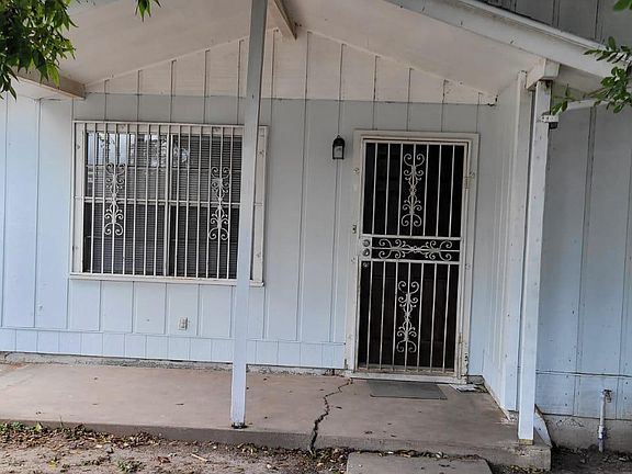 2nd image of 1115 Sandy Ln