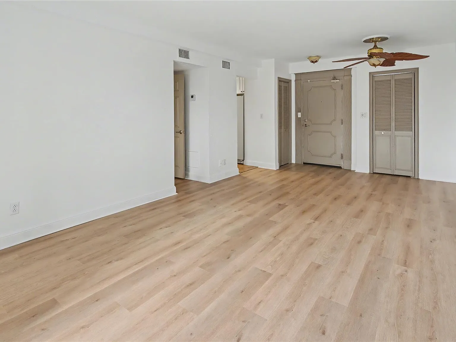 1 bed, 1.0 bath, 640 sqft, $2,090 — Photo 4