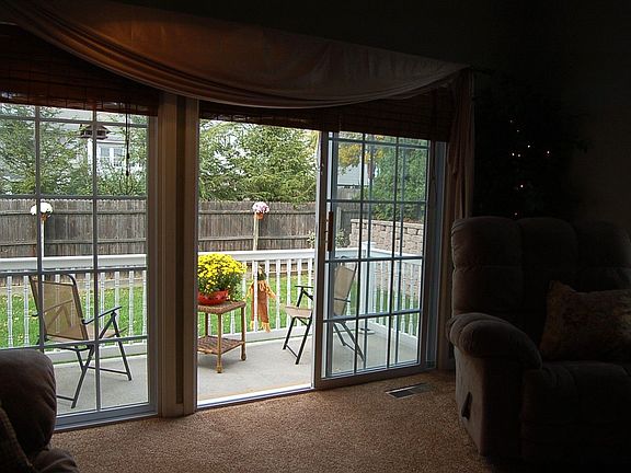 Living Rm to Back Porch