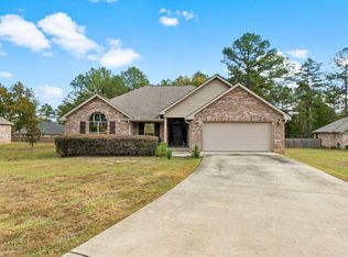 29 S Bridle Bnd, Hattiesburg, MS 39402