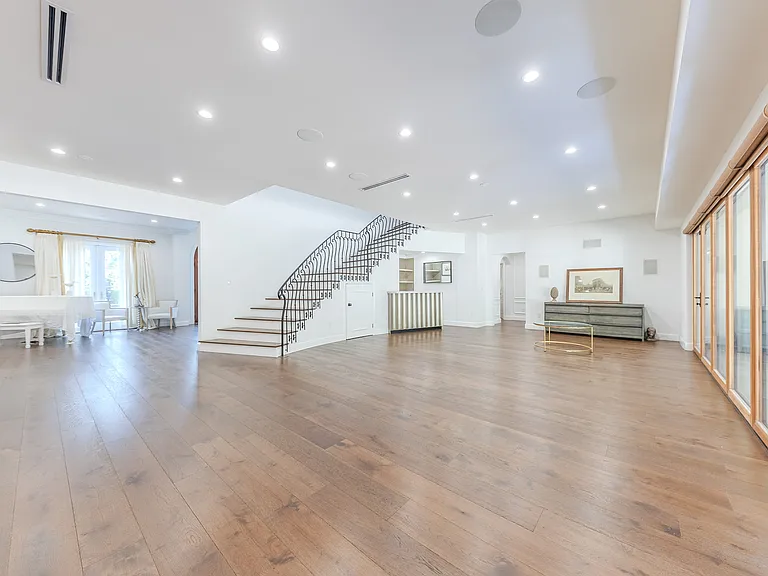 325 W Bellevue Dr — Photo 24