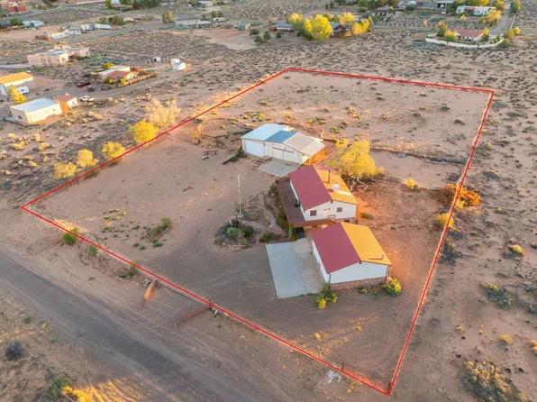 1100 S Revolution Way, Big Water, UT 84741