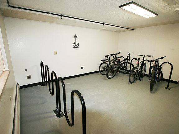 2nd image of 840 N Washington St APT 210