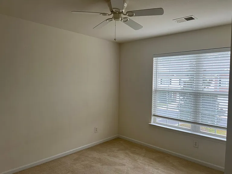 281 Connemara Dr #E — Photo 13