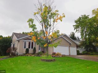 7497 44th St N, Oakdale, MN 55128