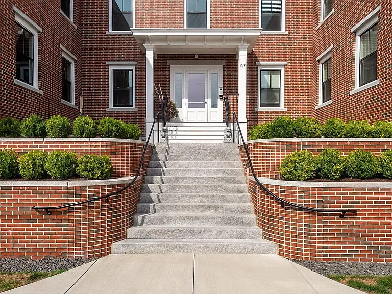 211 Union St #301 — Photo 24