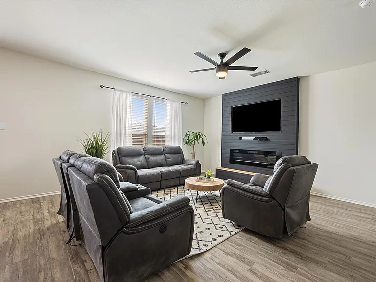328 Thornless Cir — Photo 9
