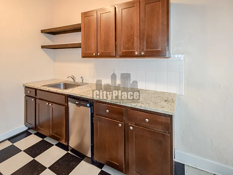3541 N Meridian St — Photo 14
